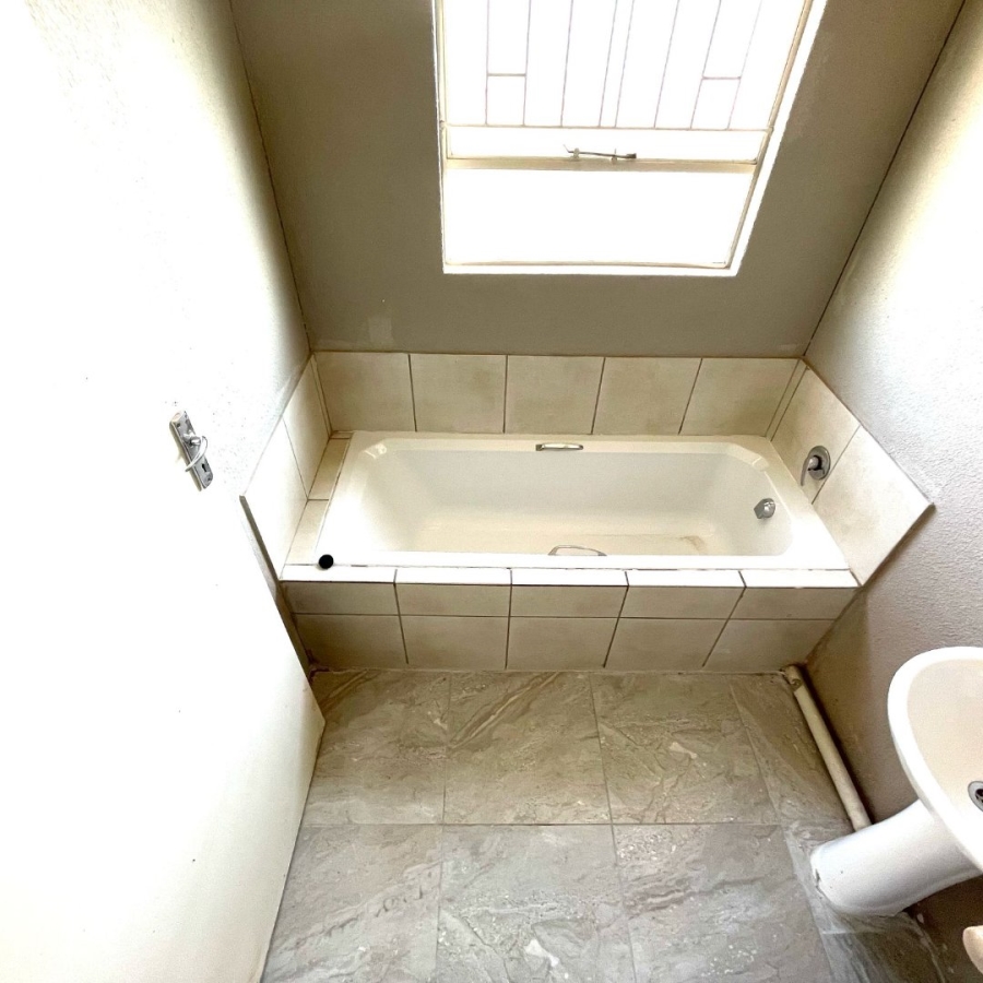 2 Bedroom Property for Sale in Harry Gwala Free State